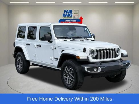 Used 2025 Jeep Wrangler Unlimited Sahara AWD/4WD image 1