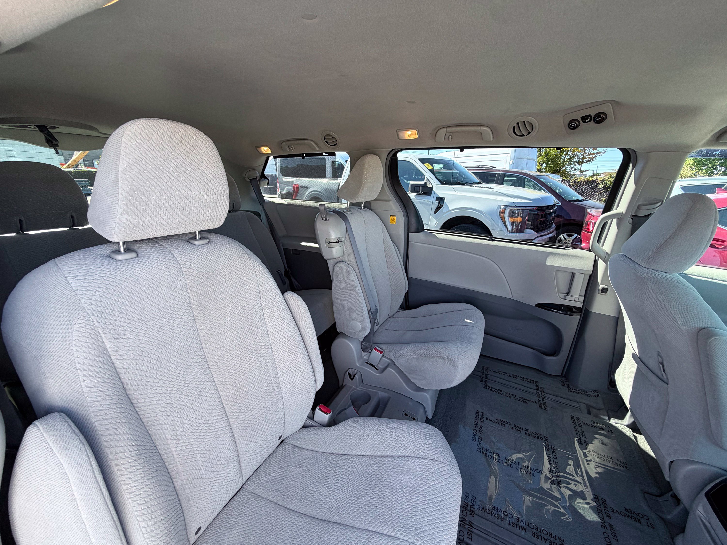 Used 2011 Toyota Sienna LE FWD image 22