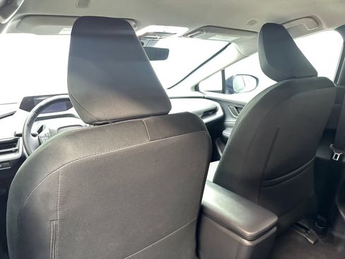 Used 2025 Toyota Prius LE FWD image 37