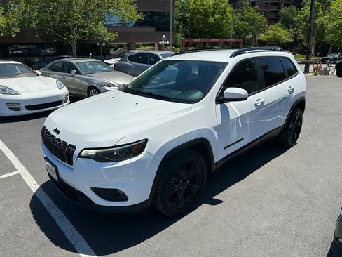 Used 2020 Jeep Cherokee Latitude Plus FWD image 4