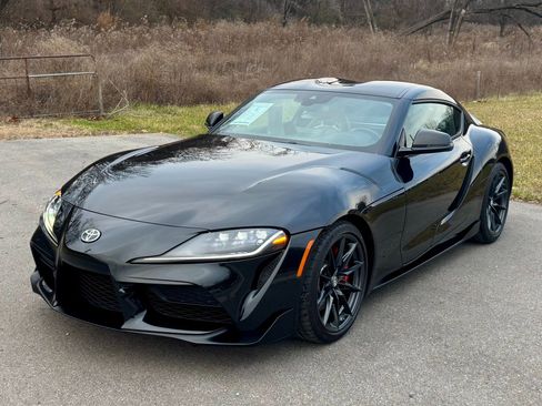 Used 2024 Toyota Supra Premium image 2