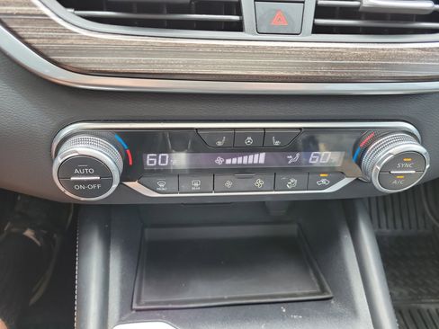 Used 2019 Nissan Altima 2.0 Edition One FWD image 17