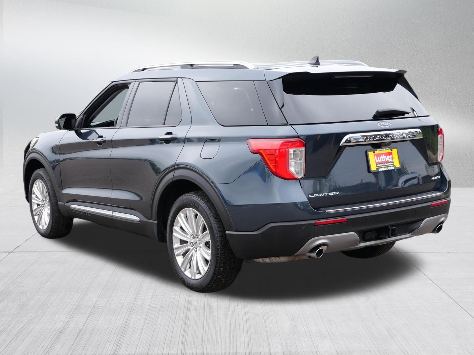 Used 2023 Ford Explorer Limited w/ Limited Technology Package AWD/4WD image 5