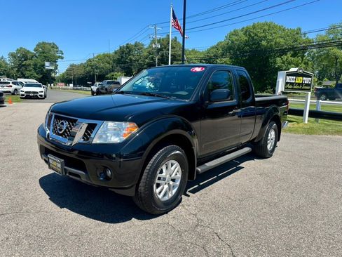 Used 2016 Nissan Frontier SV w/ SV Value Truck Package AWD/4WD image 1
