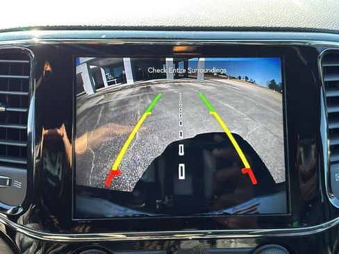 Used 2021 Jeep Grand Cherokee Laredo X image 25