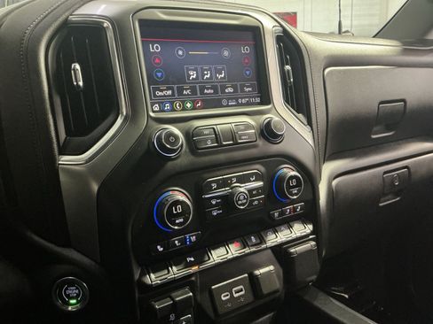 Used 2020 Chevrolet Silverado 2500 LTZ AWD/4WD image 22