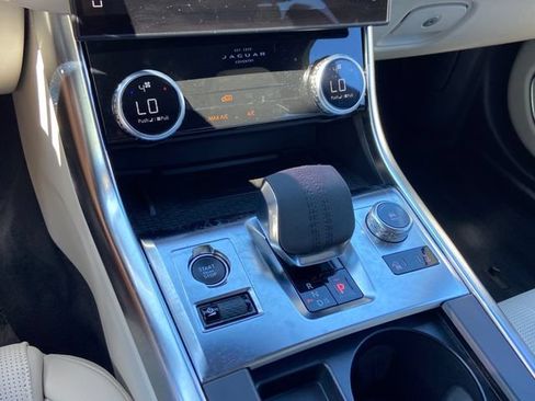 Used 2023 Jaguar XF R-Dynamic SE AWD/4WD image 20