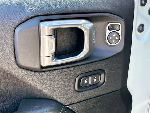 Used 2024 Jeep Wrangler Sahara image 17