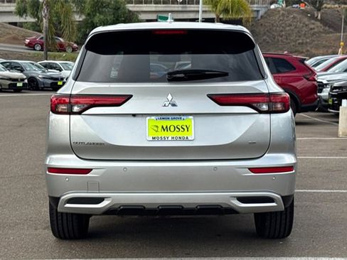Used 2024 Mitsubishi Outlander SE image 6
