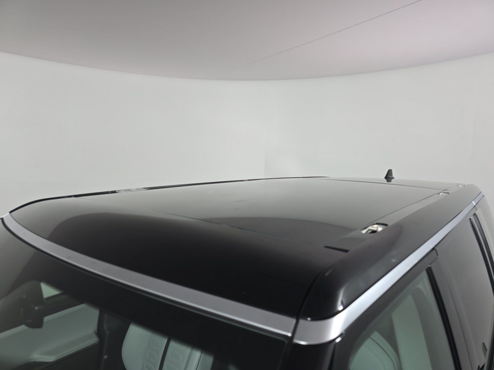 Used 2023 Rivian R1S Launch Edition Quad AWD/4WD image 13