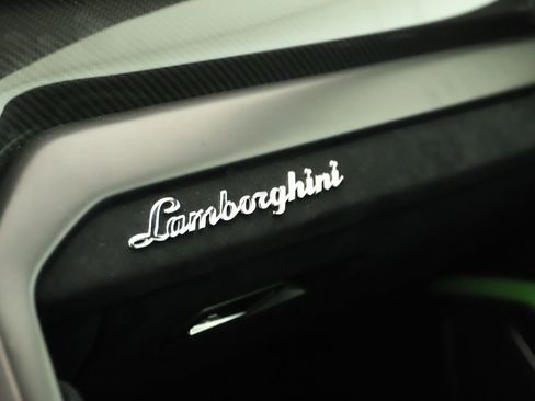 Used 2023 Lamborghini Urus Performante AWD/4WD image 31