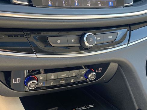 Used 2023 Buick Enclave Avenir w/ Avenir Technology Package image 10