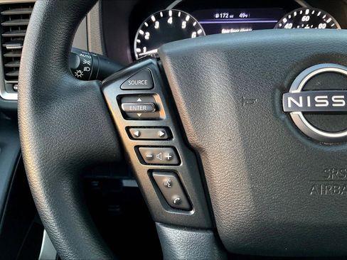 Used 2022 Nissan Frontier SV image 18