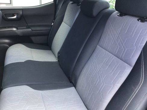 Used 2020 Toyota Tacoma TRD Sport RWD image 42
