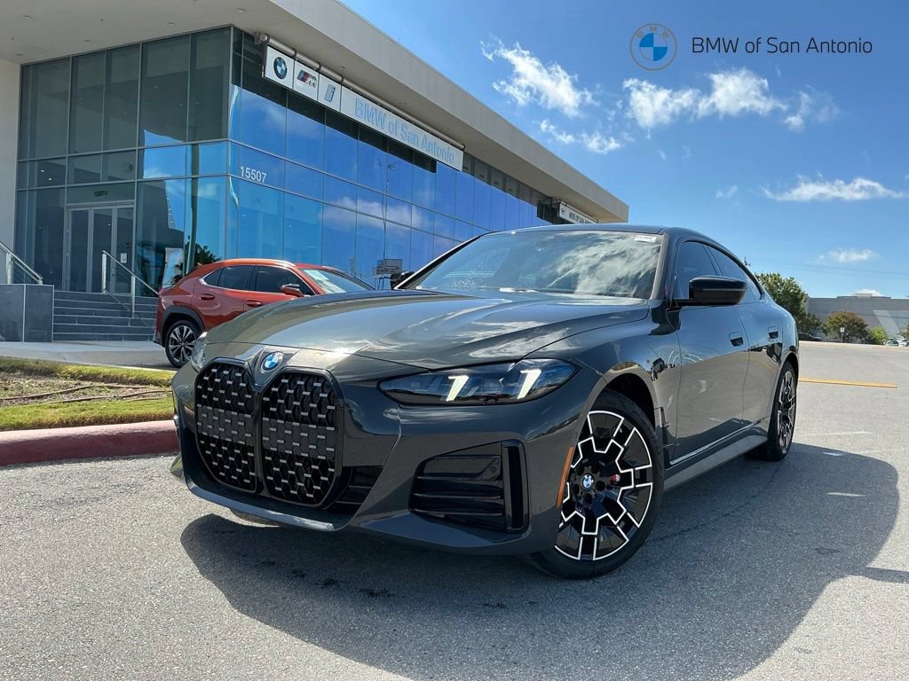 New 2026 BMW 430i w/ M Sport Package RWD image 1