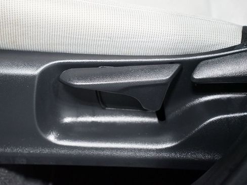 Used 2024 Toyota Corolla Cross L FWD image 29