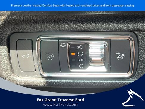 Used 2022 Lincoln Corsair Reserve w/ Equipment Group 201A AWD/4WD image 18