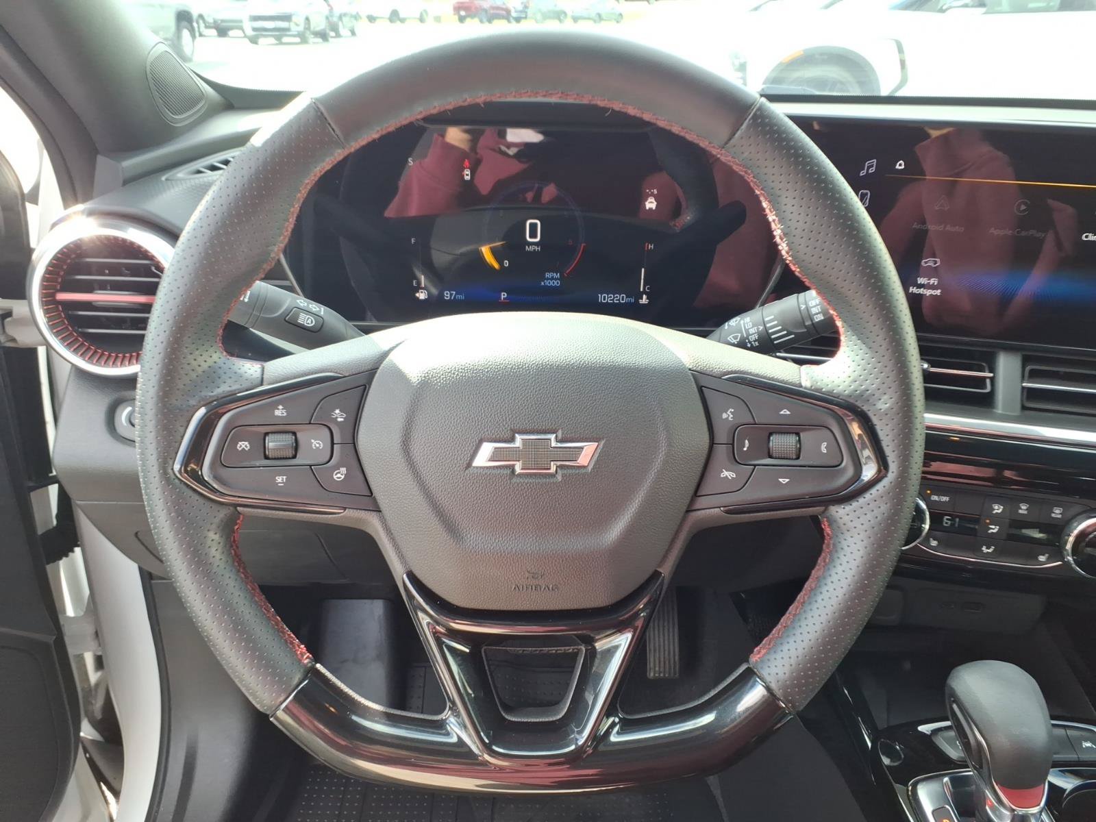 Used 2025 Chevrolet Trax RS w/ Sunroof Package FWD image 19