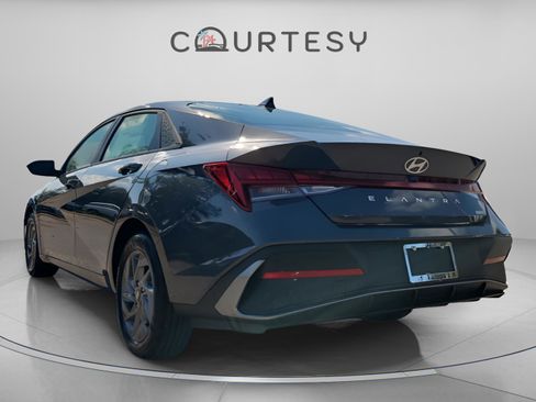 New 2026 Hyundai Elantra Blue image 3