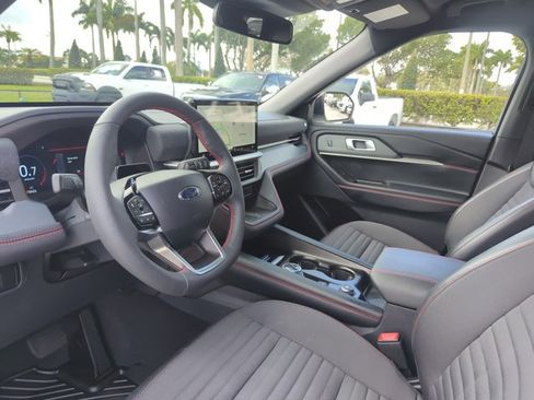 Used 2025 Ford Explorer ST-Line w/ Premium Package RWD image 5