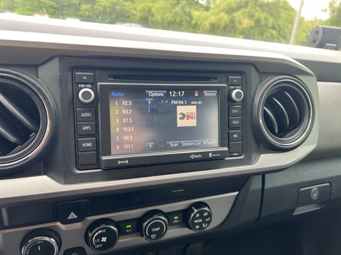 Used 2019 Toyota Tacoma SR5 AWD/4WD image 20