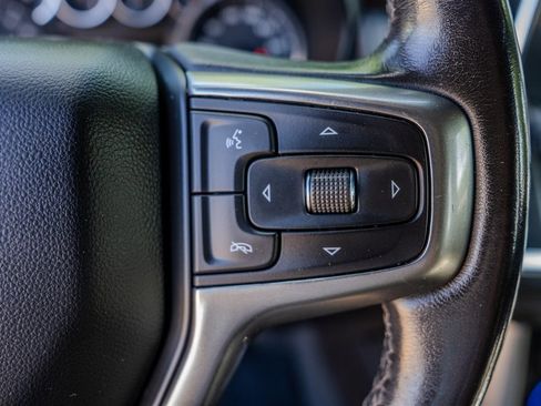 Used 2021 Chevrolet Suburban LT RWD image 17