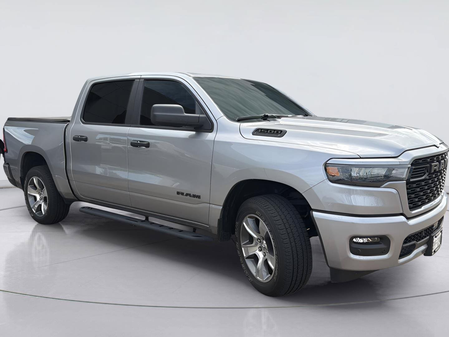 Used 2026 RAM 1500 Express RWD image 1