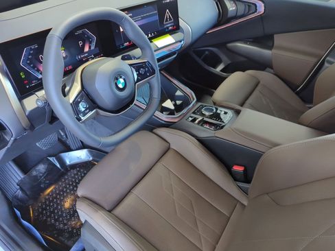 Used 2025 BMW X3 xDrive30i w/ Premium Package image 9