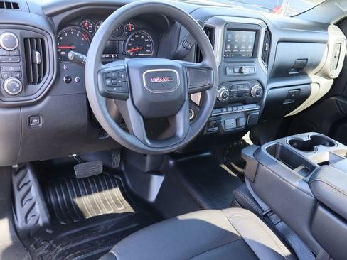 Used 2024 GMC Sierra 2500 Pro w/ Convenience Package image 11