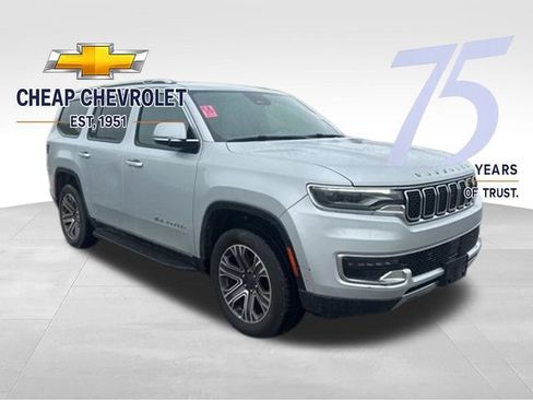 Used 2022 Jeep Wagoneer Series III AWD/4WD image 7