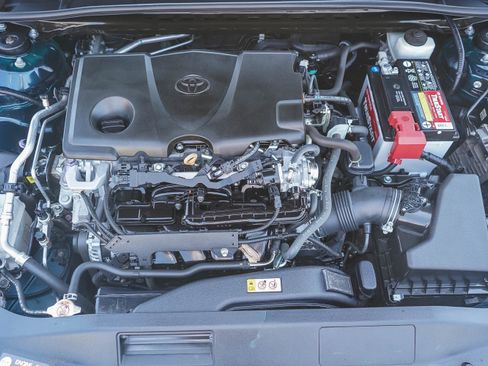 Used 2021 Toyota Camry SE w/ Carpet Mat Package (TMS) FWD image 26