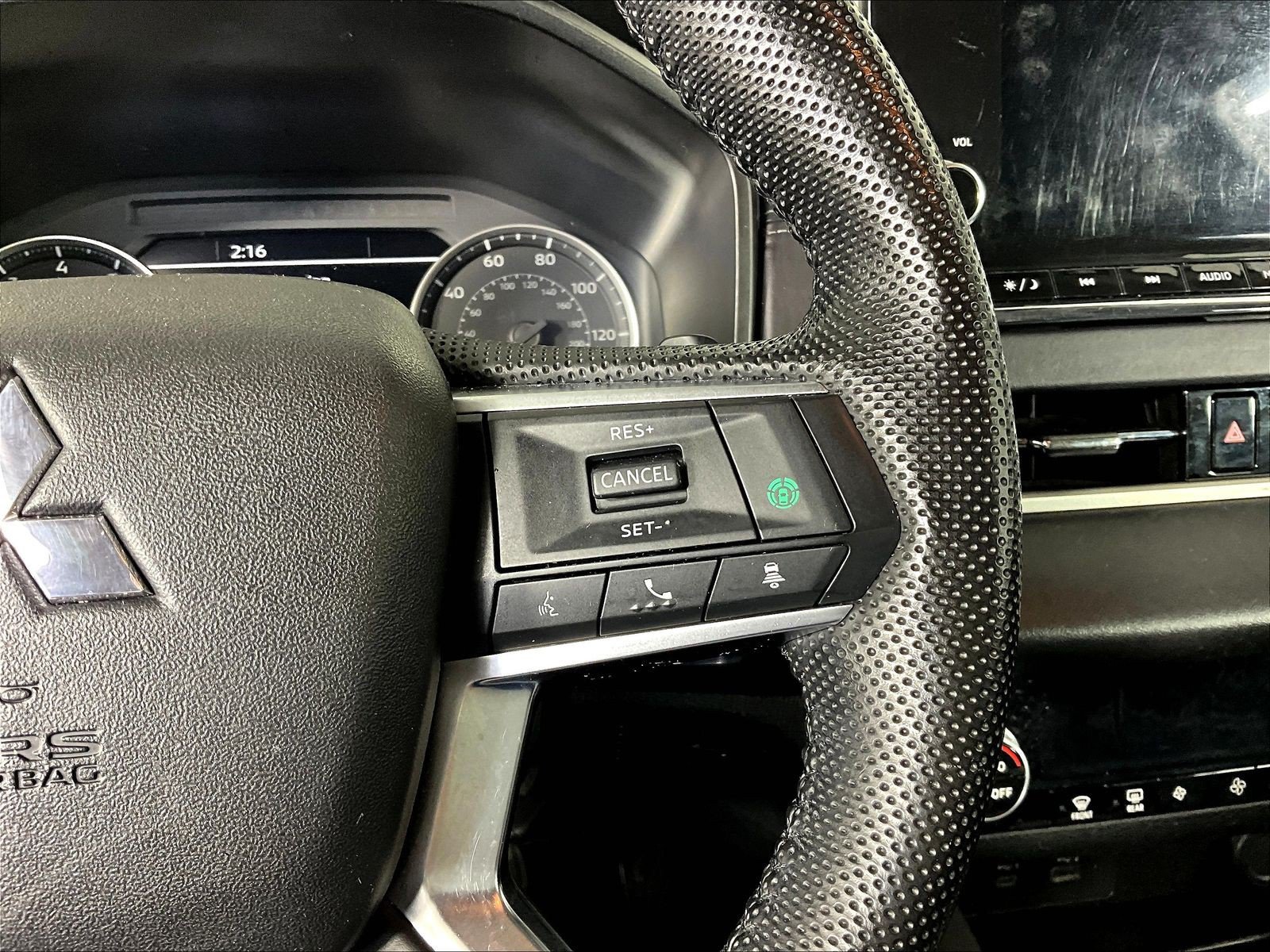 Used 2023 Mitsubishi Outlander SE AWD/4WD image 12