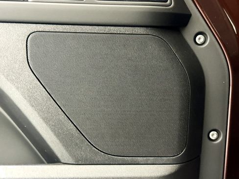 New 2026 Land Rover Defender 90 X-Dynamic SE AWD/4WD image 19