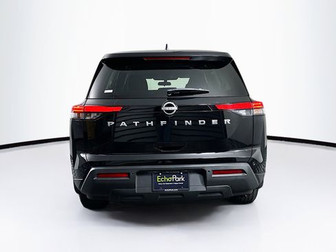 Used 2024 Nissan Pathfinder S image 7