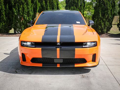 Used 2025 Dodge Charger Scat Pack w/ Track Pack image 3