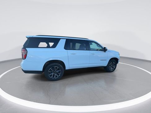 Used 2021 Chevrolet Suburban Z71 w/ Z71 Off-Road Package AWD/4WD image 8