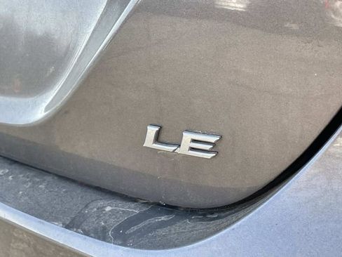 Used 2021 Toyota Camry LE image 9