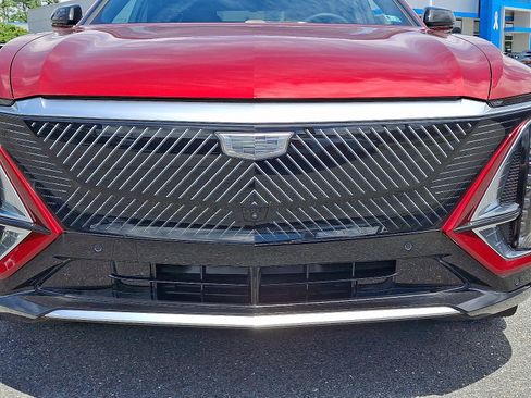 New 2026 Cadillac Lyriq Premium Luxury AWD/4WD image 9