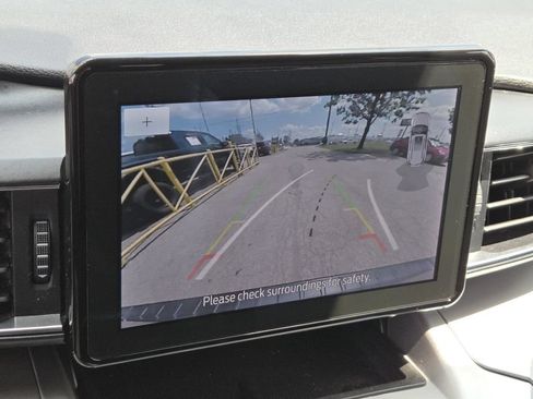 Used 2022 Ford Explorer XLT w/ Equipment Group 202A AWD/4WD image 6