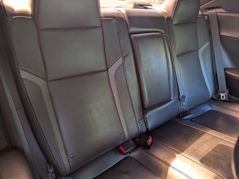 Used 2016 Dodge Challenger SXT Plus image 13