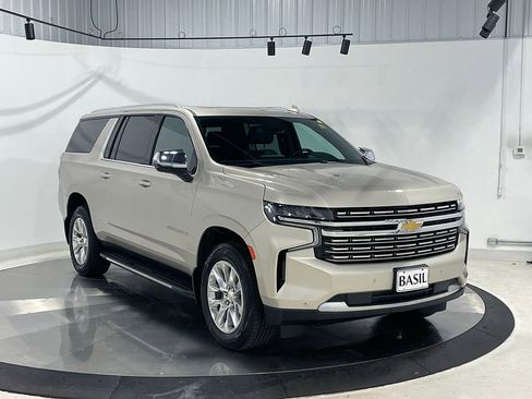 Used 2023 Chevrolet Suburban Premier AWD/4WD image 47