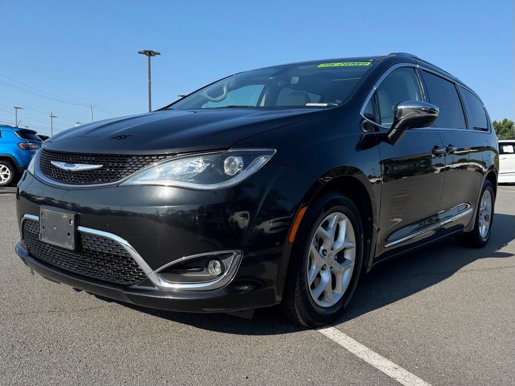 Used 2020 Chrysler Pacifica Limited FWD image 3