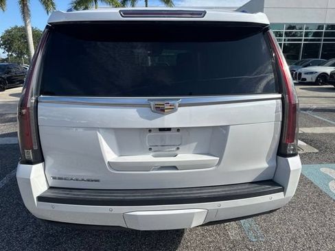 Used 2019 Cadillac Escalade Platinum RWD image 5