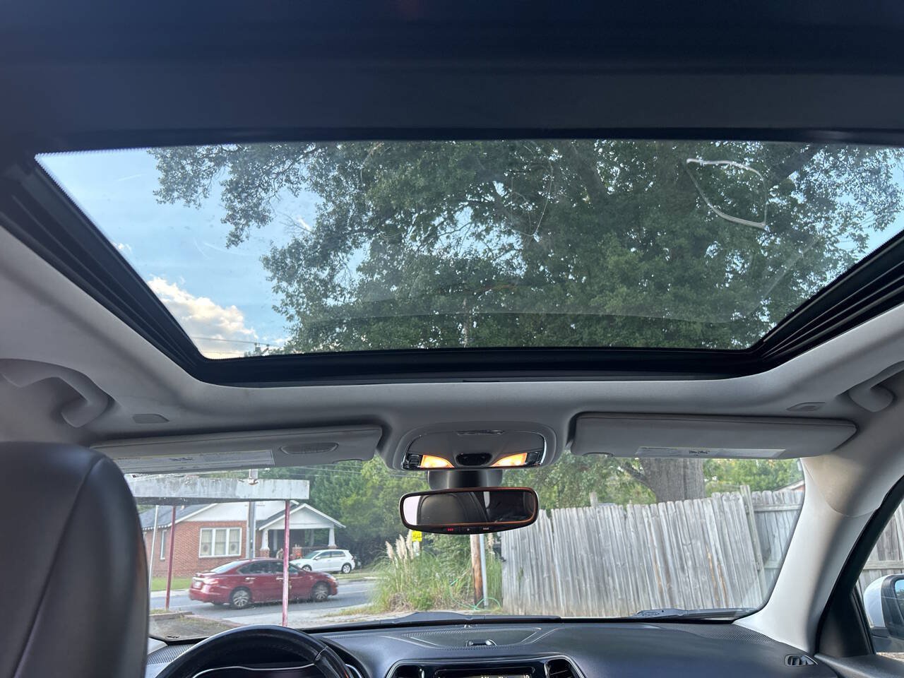Used 2019 Jeep Cherokee Limited FWD image 21