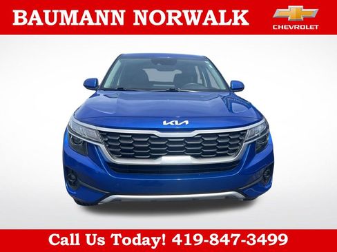 Used 2023 Kia Seltos LX AWD/4WD image 2
