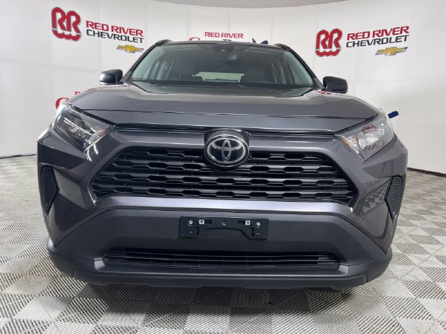 Used 2021 Toyota RAV4 LE FWD image 2