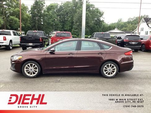 Used 2019 Ford Fusion SE FWD image 4