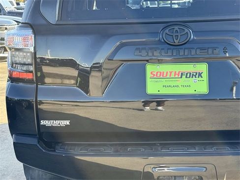 Used 2020 Toyota 4Runner SR5 Premium image 6