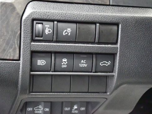 Used 2024 Toyota Tacoma Limited w/ Limited Package (LT) image 27