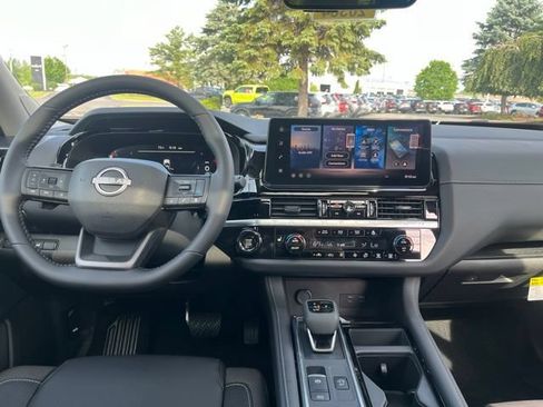 New 2026 Nissan Pathfinder SL w/ SL Premium Package AWD/4WD image 18